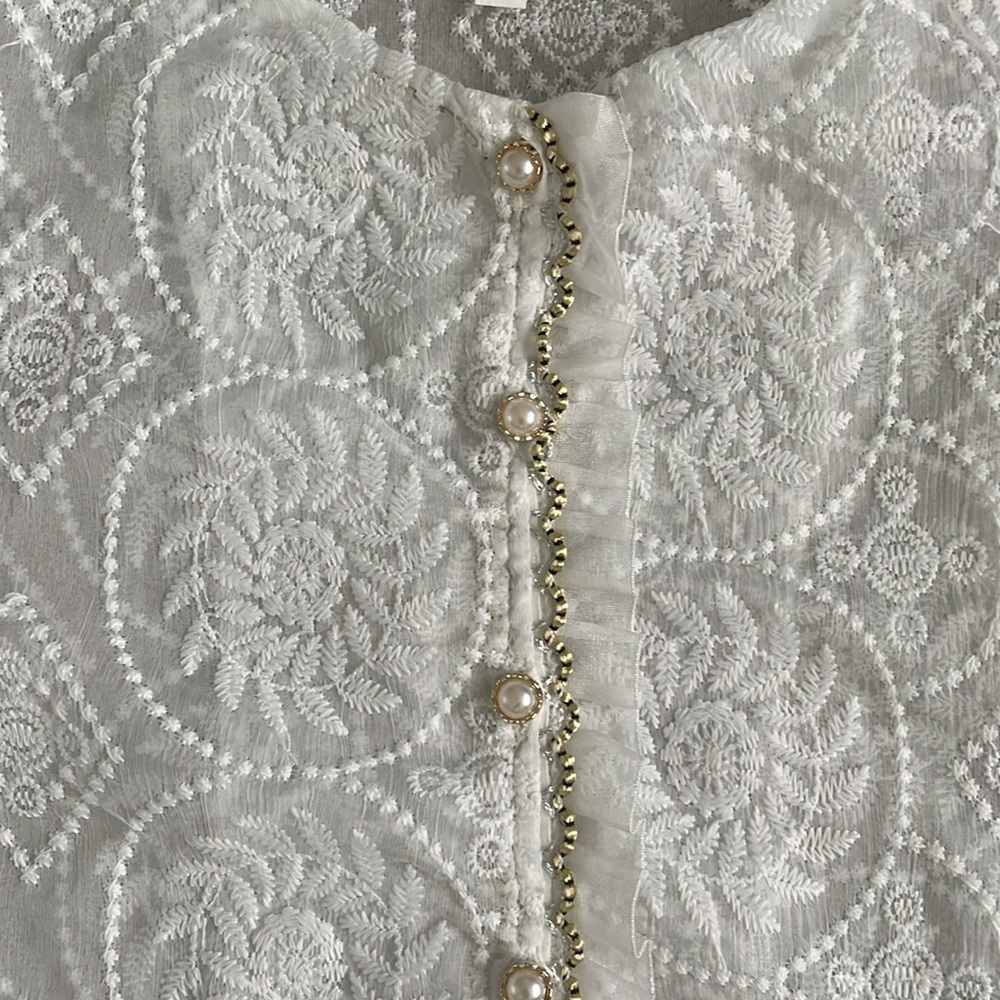 Delicate Embroidery Top - Picture 2 of 9
